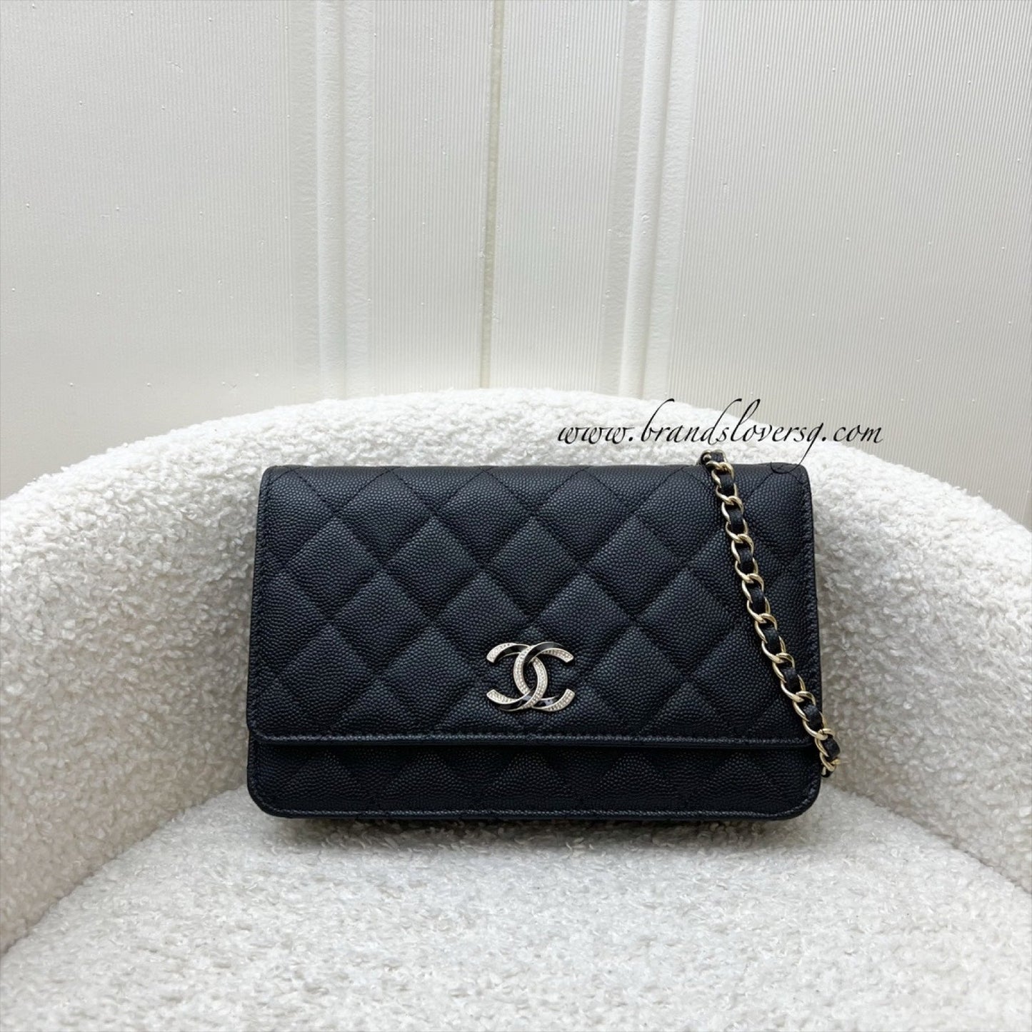 GLM-23S Wallet on Chain WOC in Black Caviar, Diamantes Studded Logo and SHW (Model: AP3336)