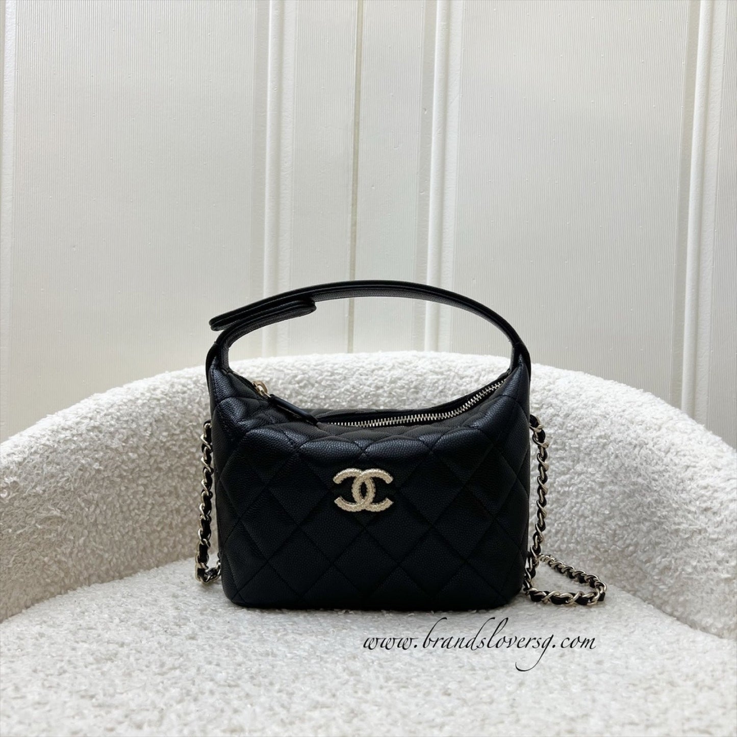 GLM-25A Quilted Hobo Clutch on Chain in Black Caviar and LGHW