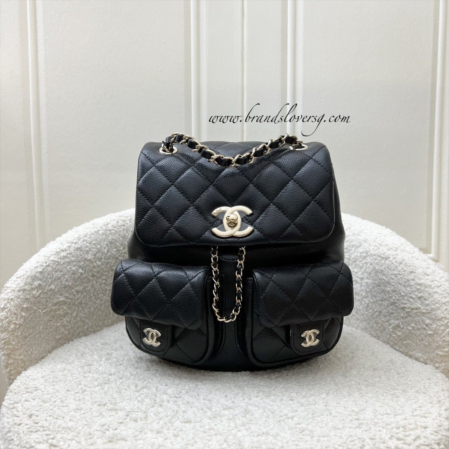 GLM-Medium Triple Backpack in 25P Black Caviar and LGHW (Model: AS3860)