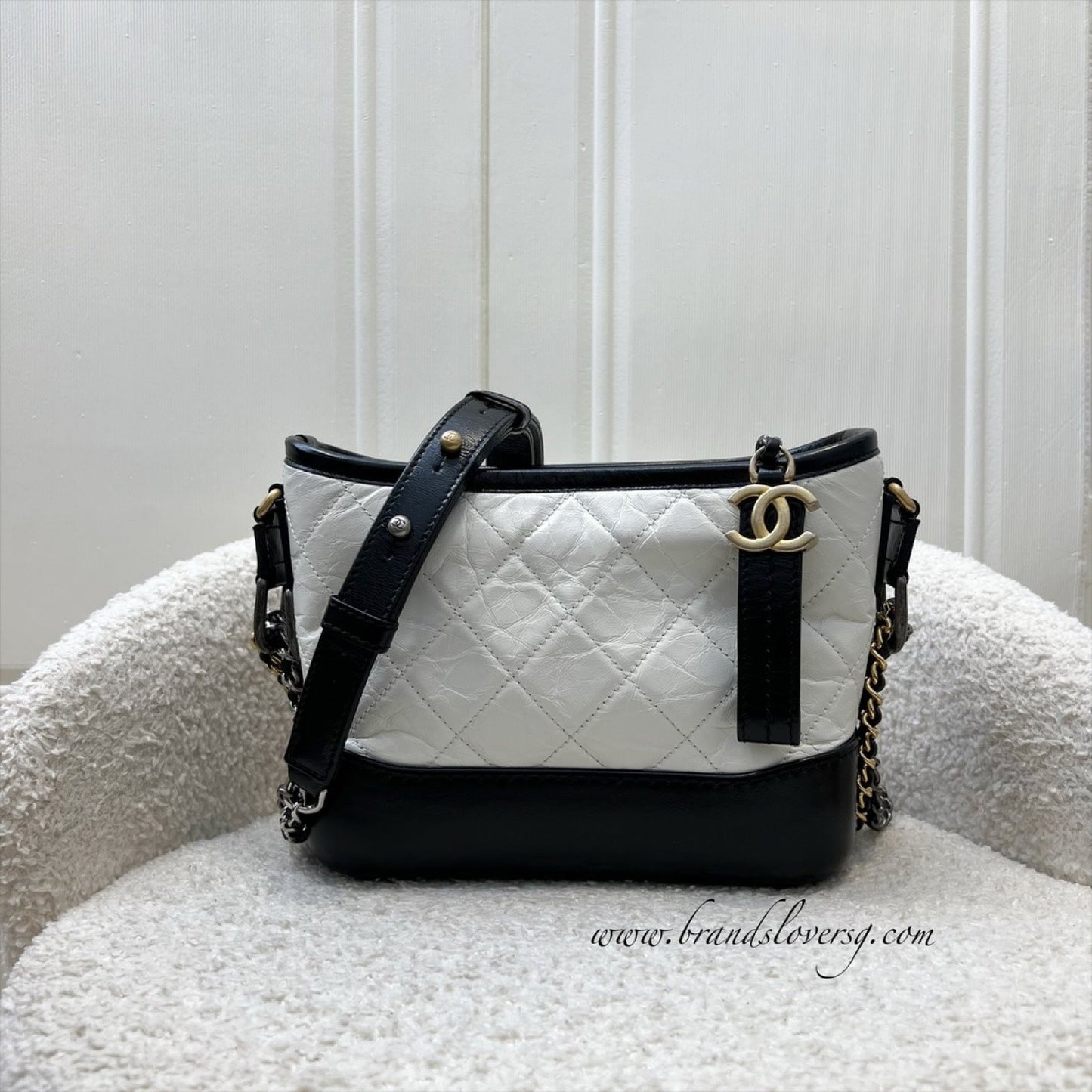 GLM-Small Gabrielle Hobo in White Distressed Calfskin, Black Base and 3 Tone HW