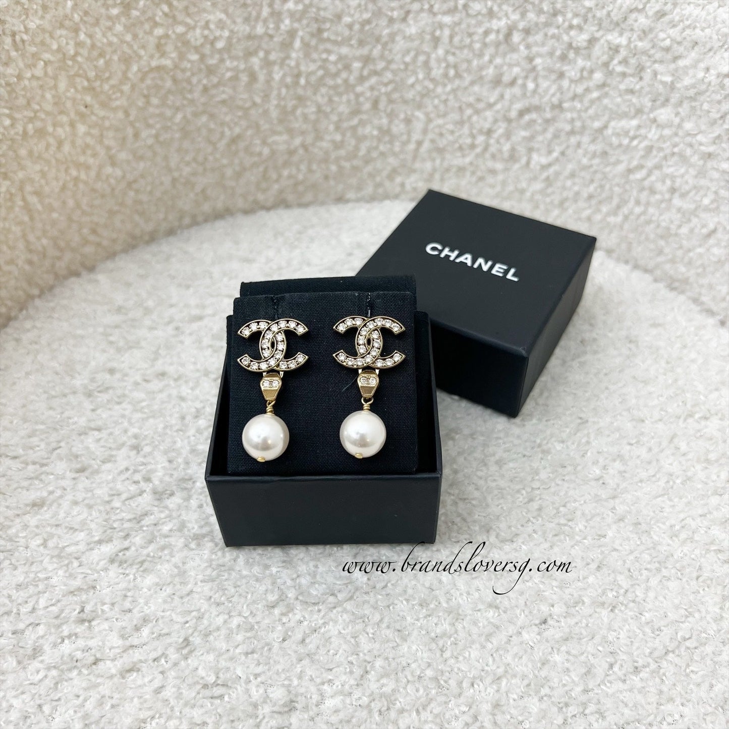 GLM-18B Dangling Earrings with Crystals, Pearl and AGHW