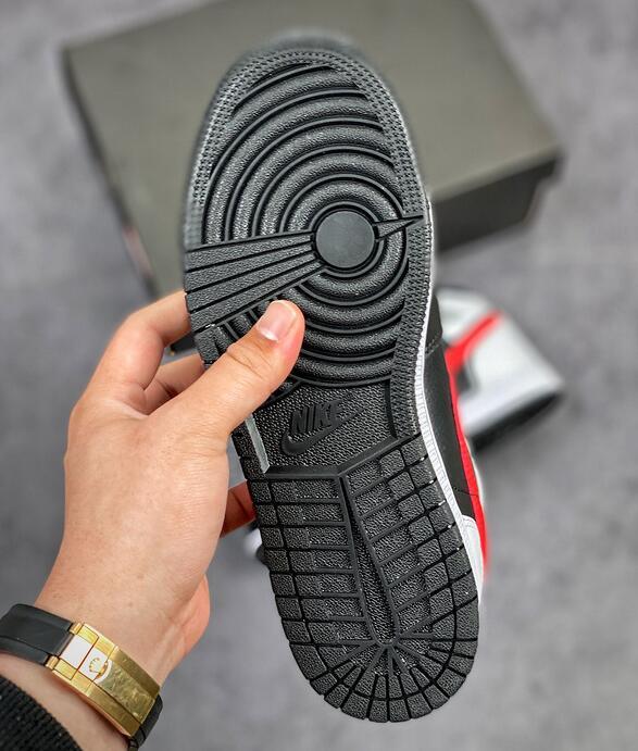 SAMC - NKE Shoes - 1520