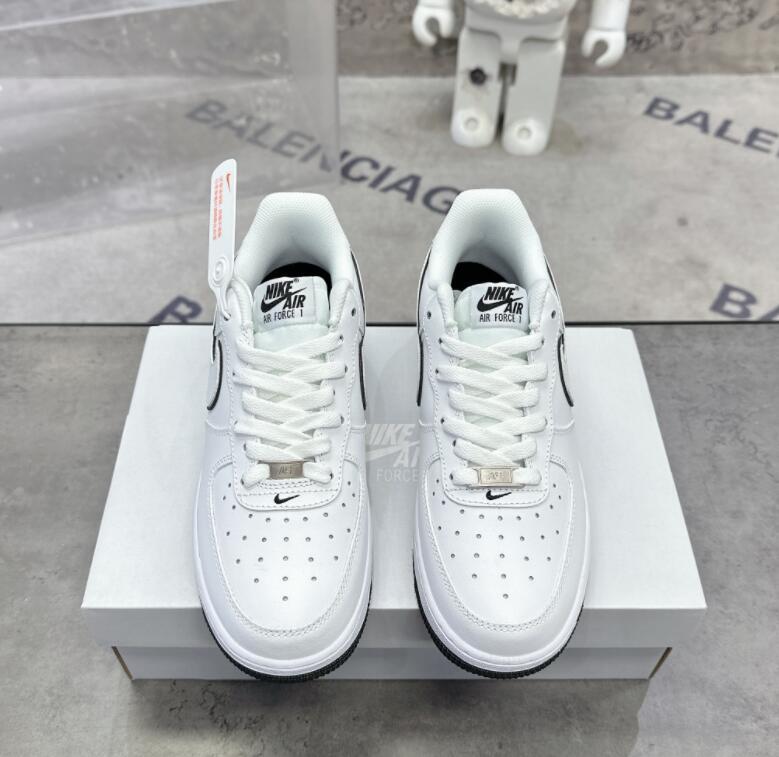 SAMC - NKE Shoes - 125