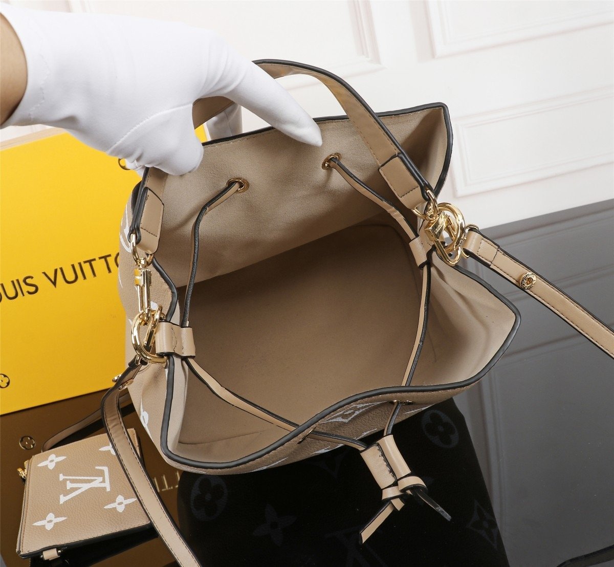 EN - New Arrival Bags LUV 032