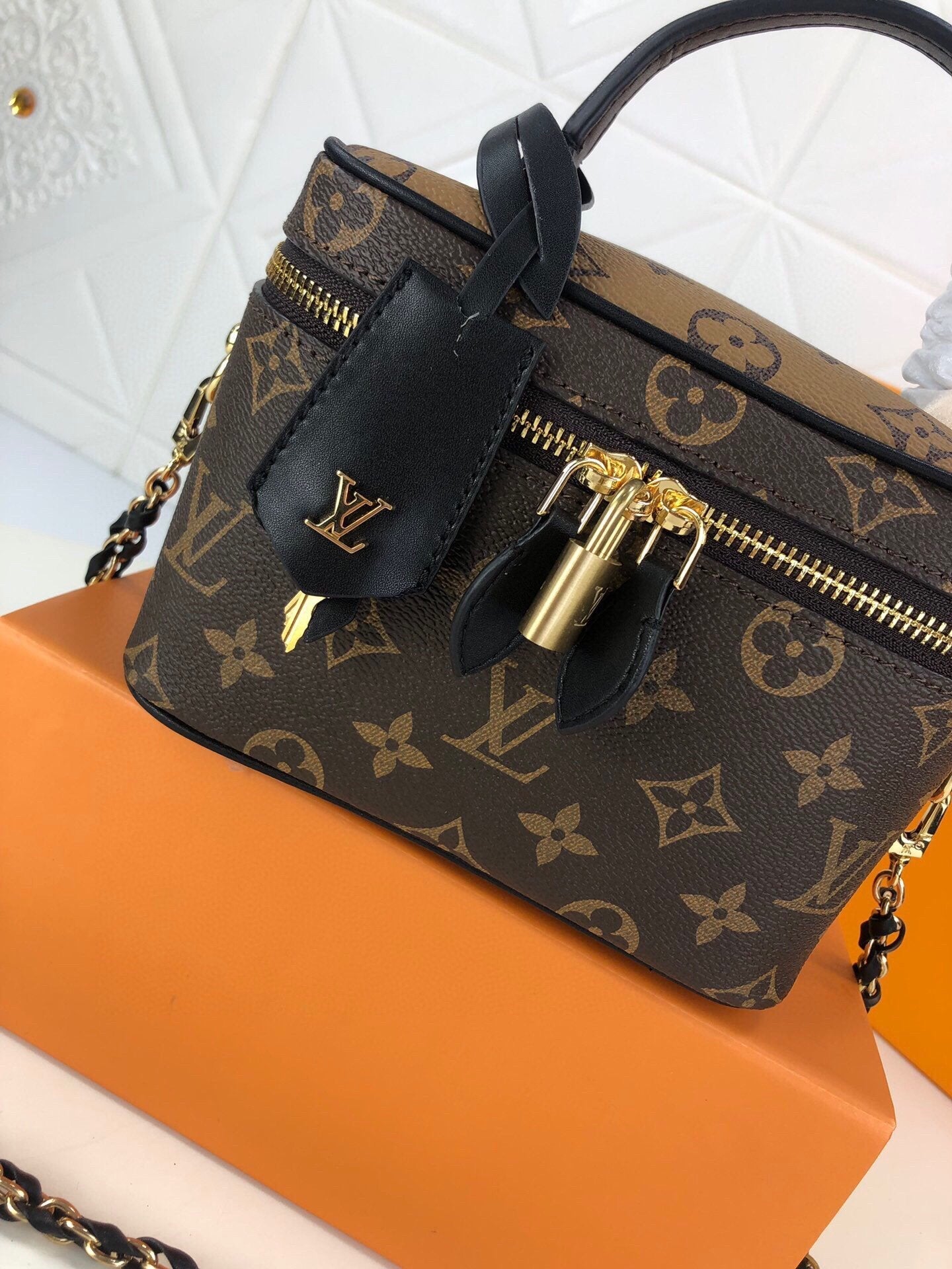 EN - New Arrival Bags LUV 026