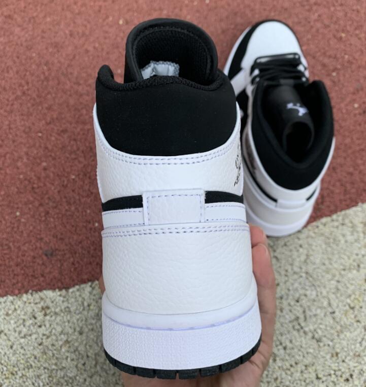 SAMC - NKE Shoes - 1532