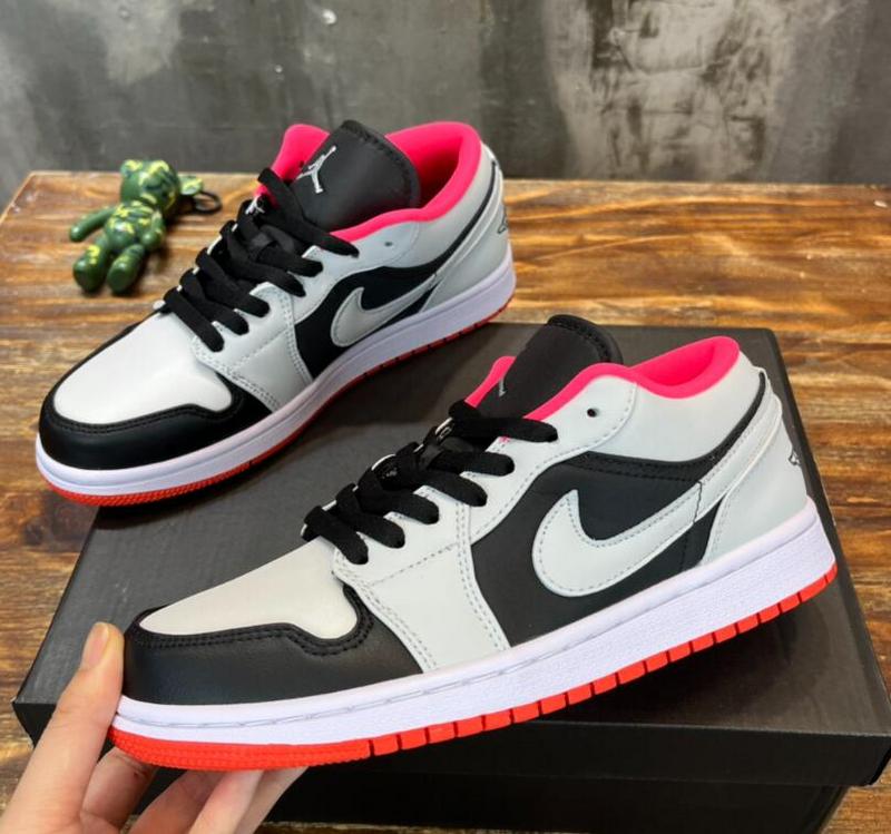 SAMC - NKE Shoes - 874