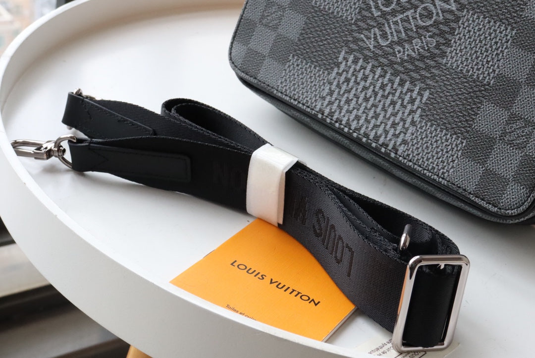 LV StuGLAMIo Messenger Damier Graphite Gray For Men, Bags, Shoulder And Crossbody Bags 9.3in/25.3cm LV N50013