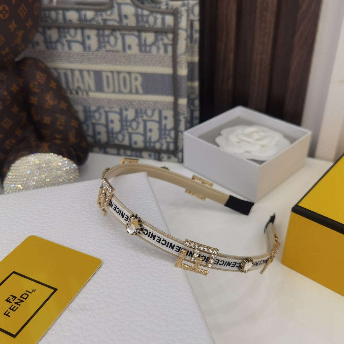 EN - Luxury Hair Band FEI 042