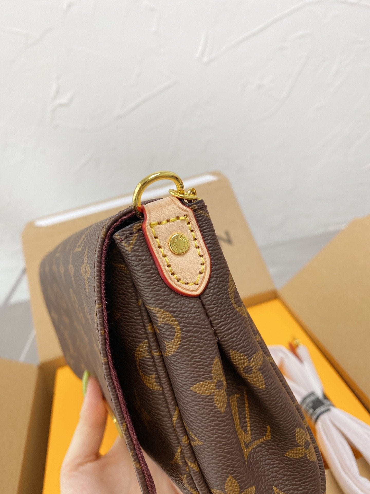 EN - New Arrival Bags LUV 064