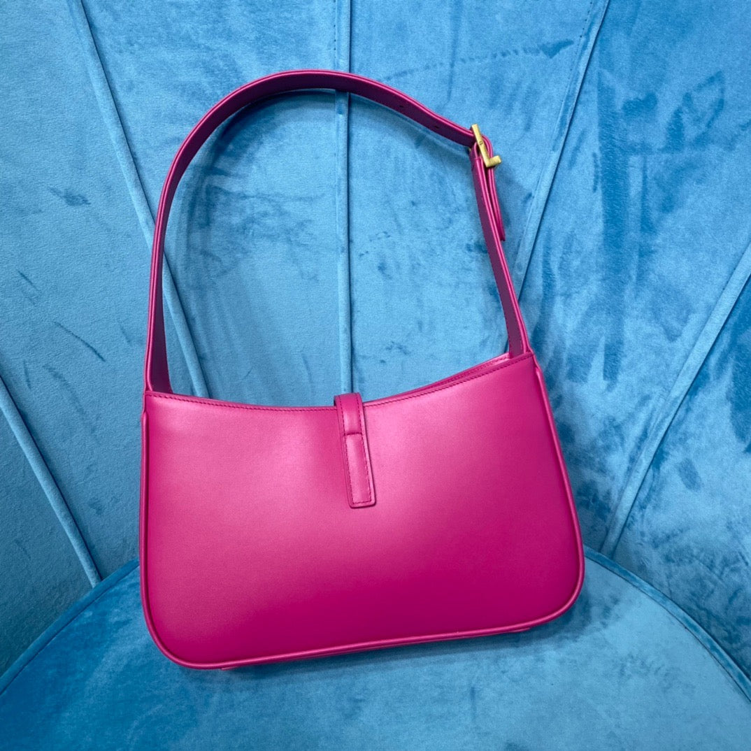 GLAMI Le 5 Ãƒâ‚¬ 7 Hobo Bag In Smooth Pink For Women 9in/23cm YSL 6572282R20W5623