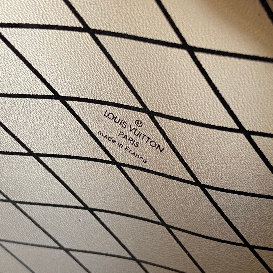 EN - New Arrival Bags LUV 144