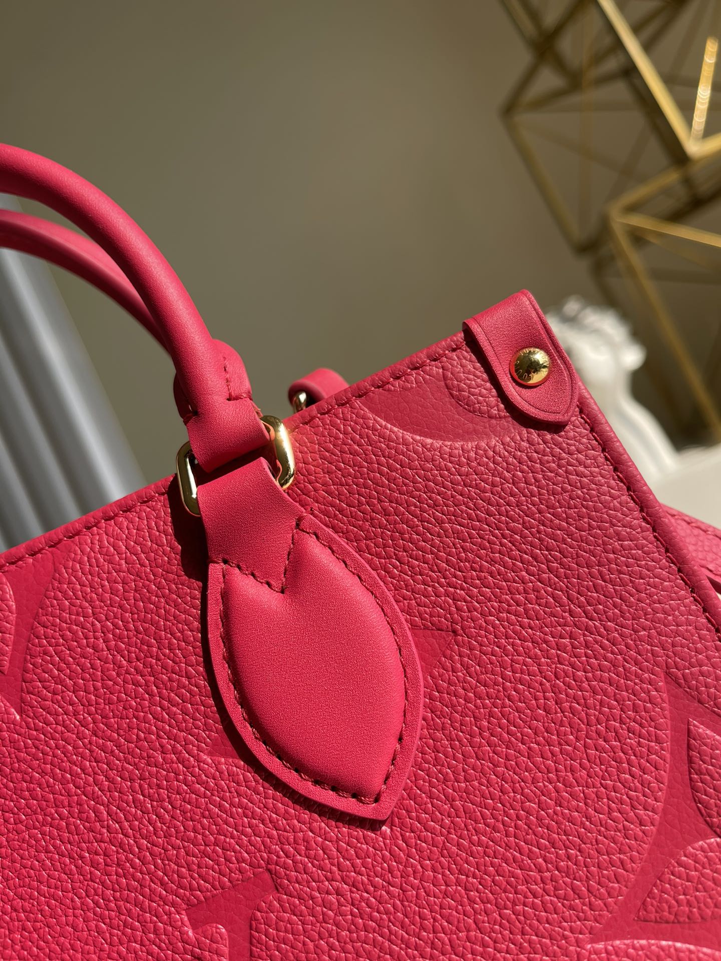 LV OnTheGo PM Tote Bag Monogram Empreinte Rosy For Women, WomenÃ¢â‚¬â„¢s Handbags, Shoulder And Crossbody Bags 9.8in/25cm LV M45660