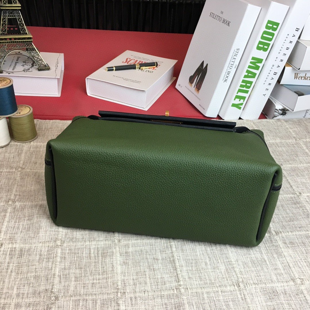 GLAMI 24/24 ClemenGLAMI Swift Green Gold Toned Hardware For Women, Handbags, Shoulder Bags 11.4in/29cm