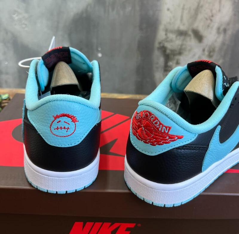 SAMC - NKE Shoes - 493