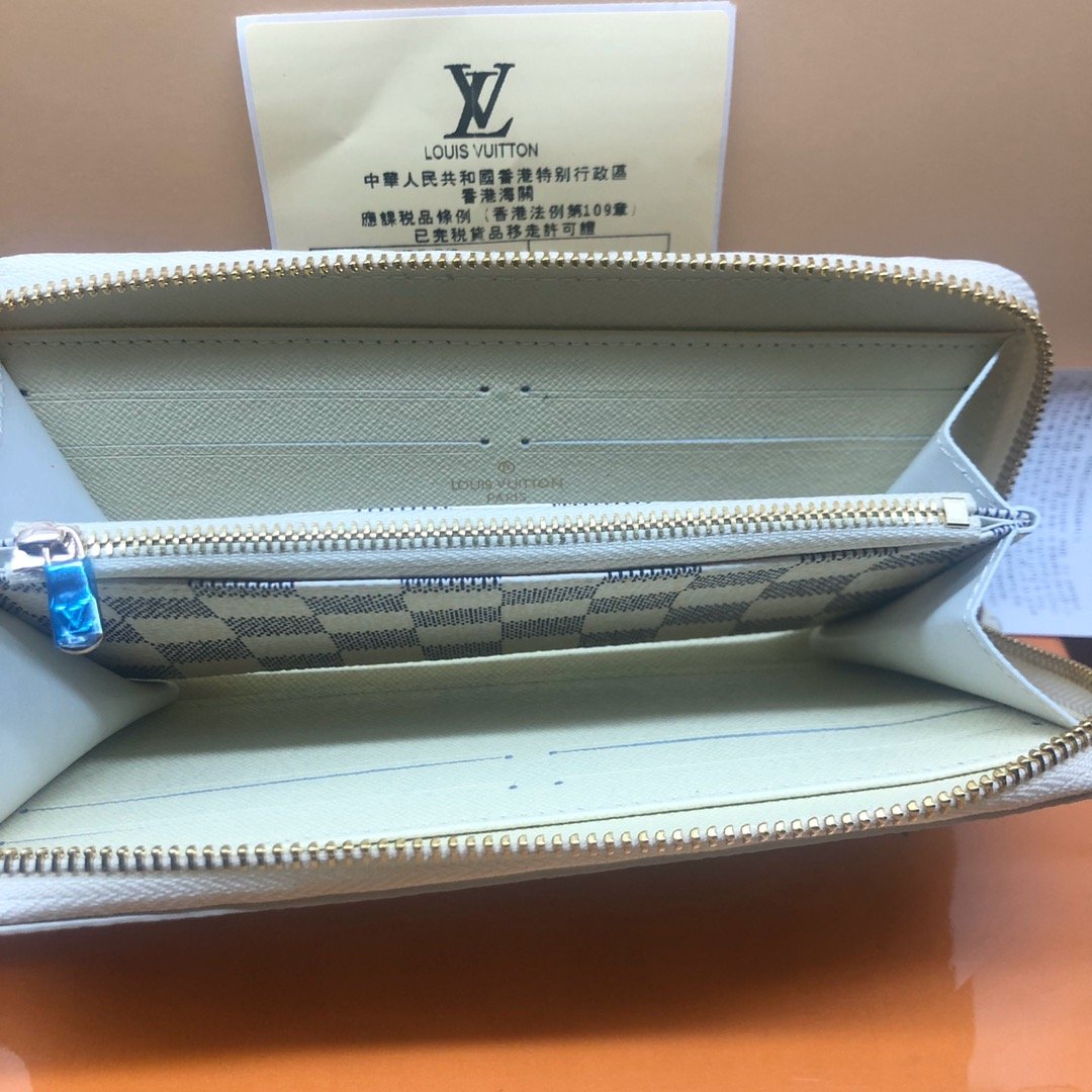 EN - New Arrival Wallet LUV 018