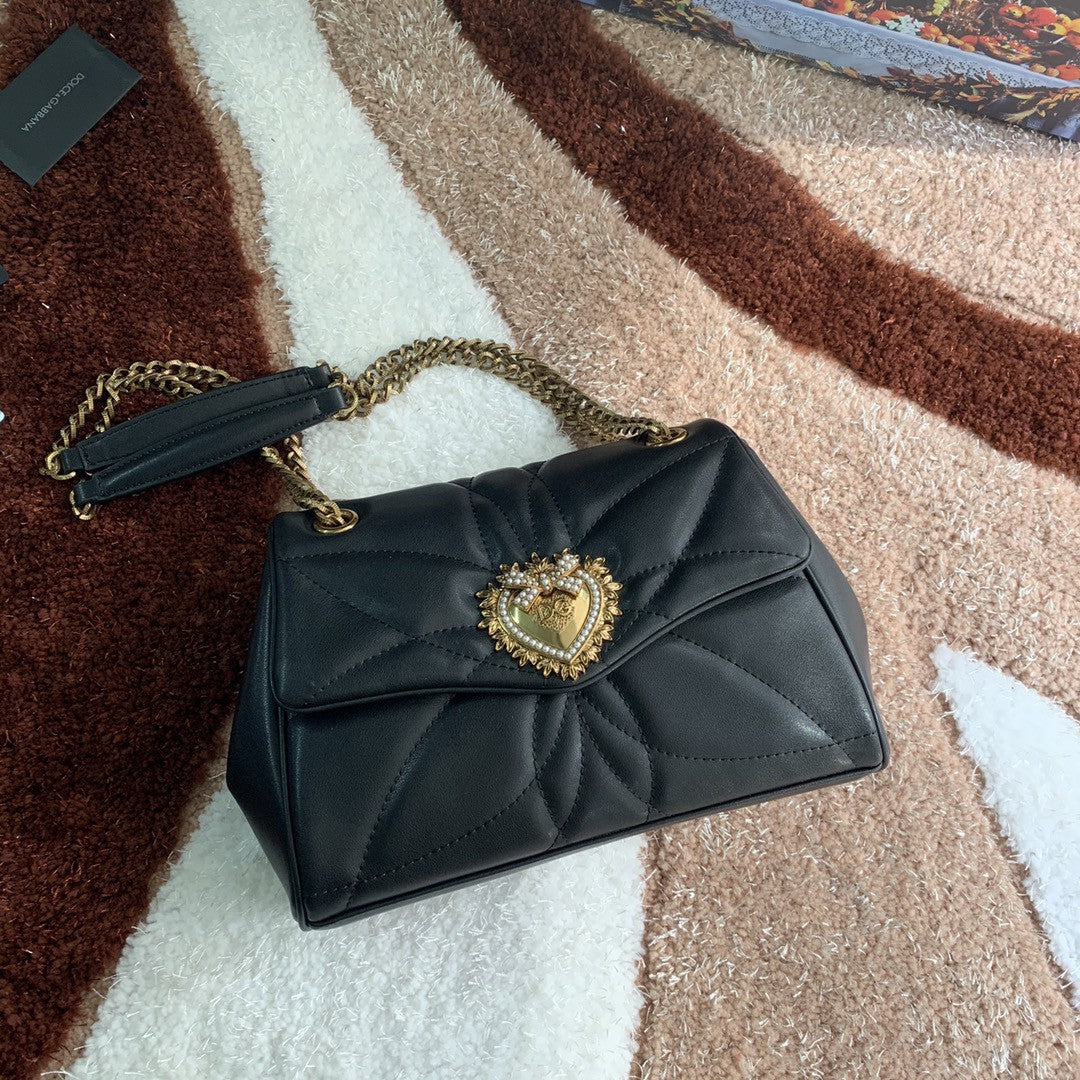 GLAMI MeGLAMIum Devotion Shoulder Bag In Quilted Nappa Black For Women 10.2in/26cm GLAMIÃ‚Â 