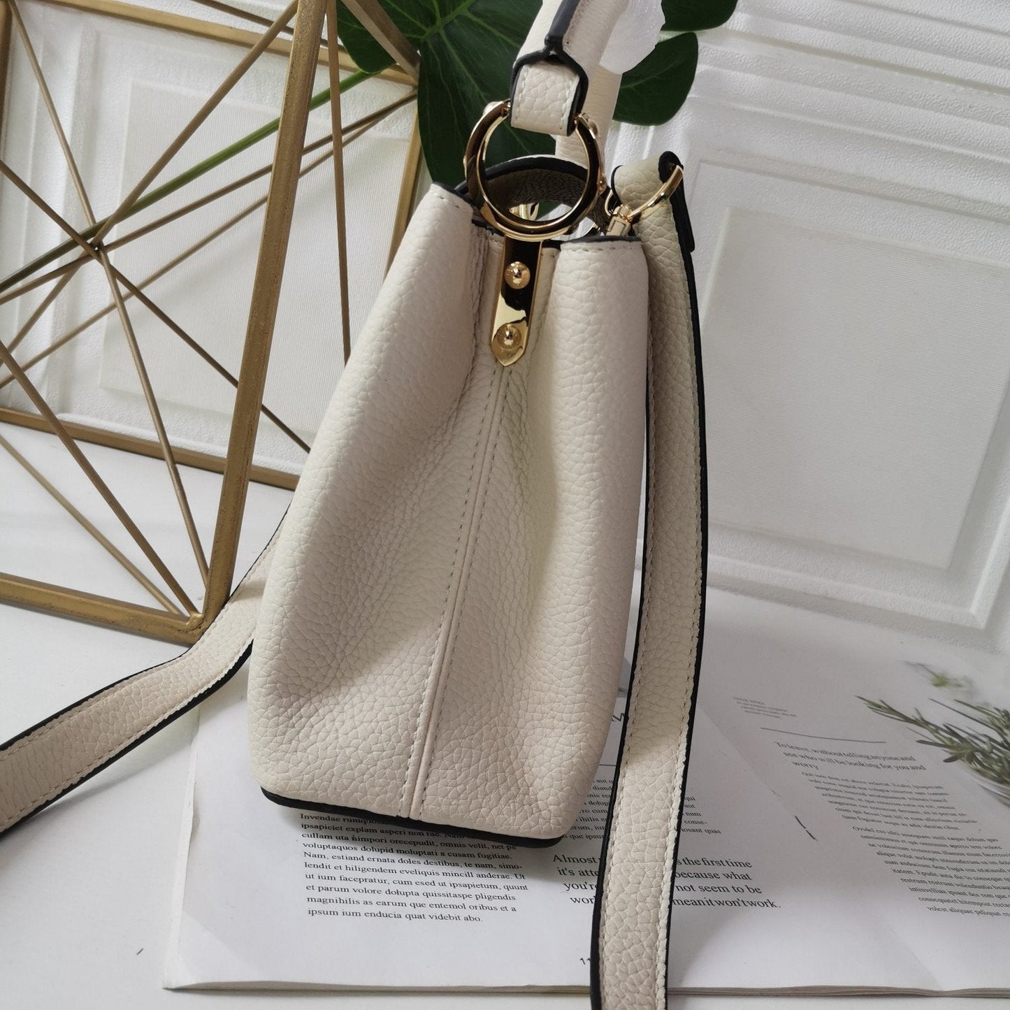 EN - New Arrival Bags LUV 243