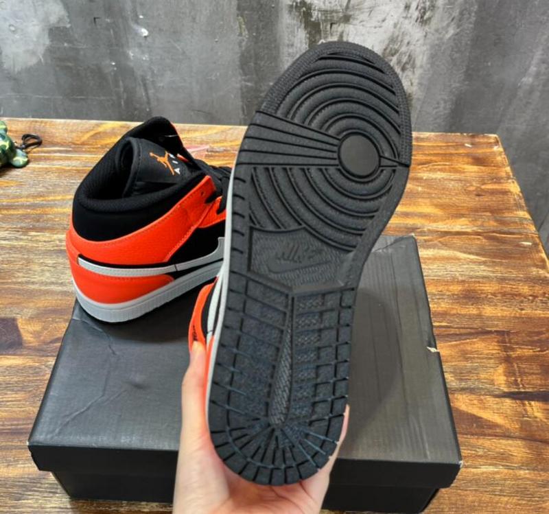 SAMC - NKE Shoes - 911