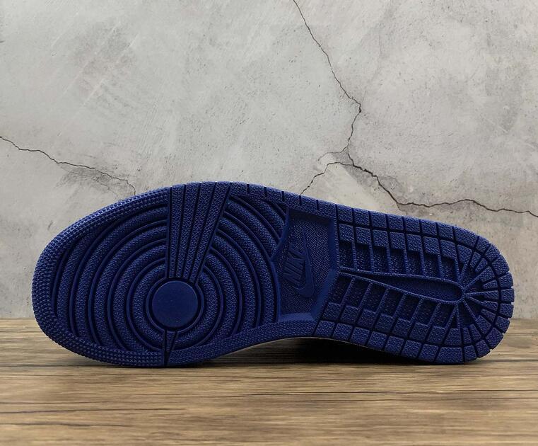 SAMC - NKE Shoes - 1516