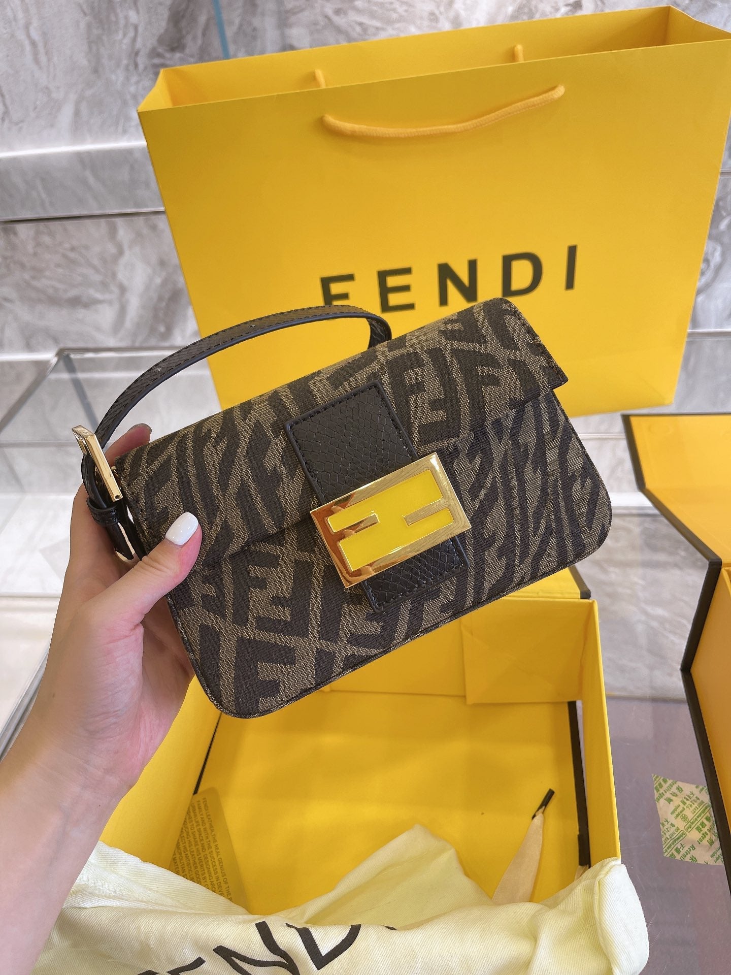 EN - New Arrival Bags FEI 210