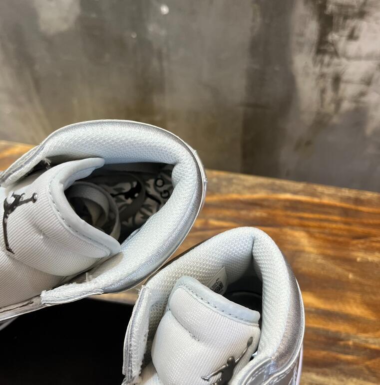 SAMC - NKE Shoes - 284