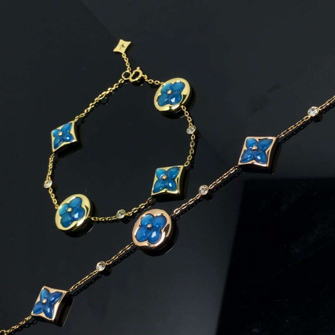 LV Necklaces 053
