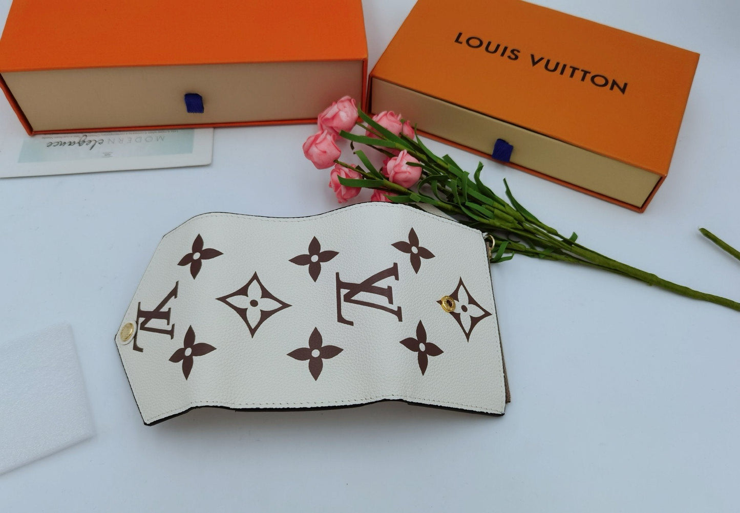 EN - New Arrival Wallet LUV 001