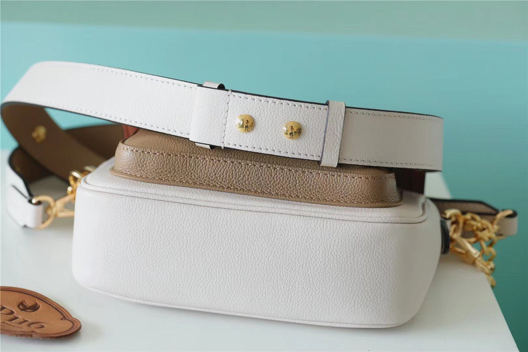 LV Lockme Tender White For Women, WomenÃ¢â‚¬â„¢s Handbags, Shoulder And Crossbody Bags 7.5in/19cm LV
