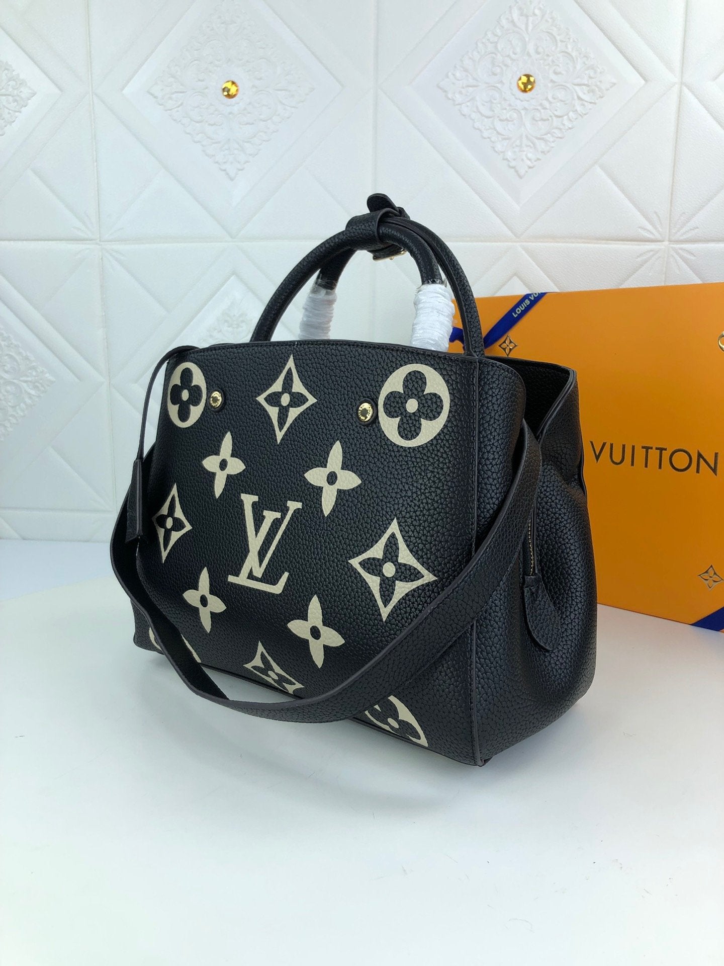 EN - New Arrival Bags LUV 035