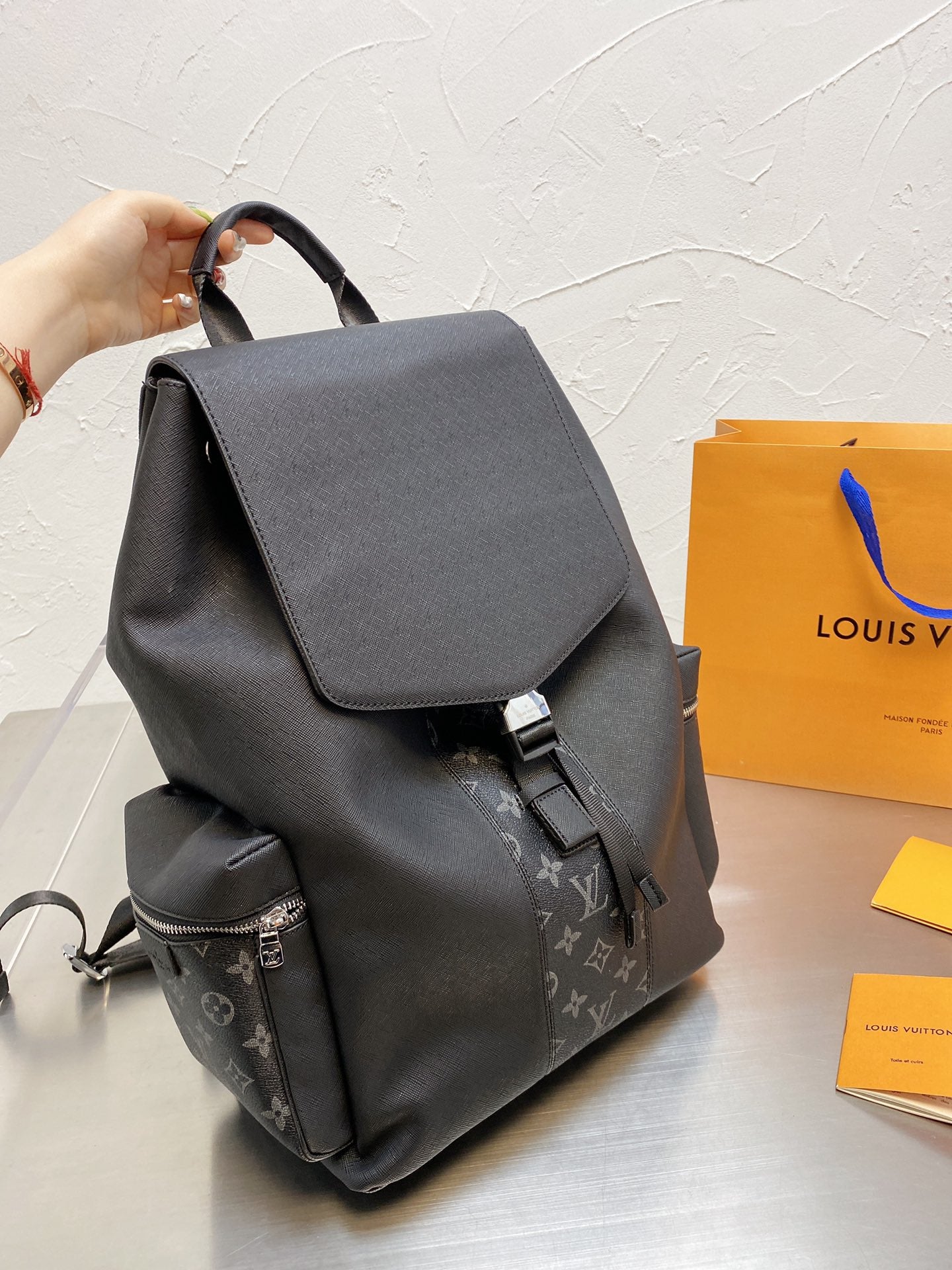 EN - New Arrival Bags LUV 078