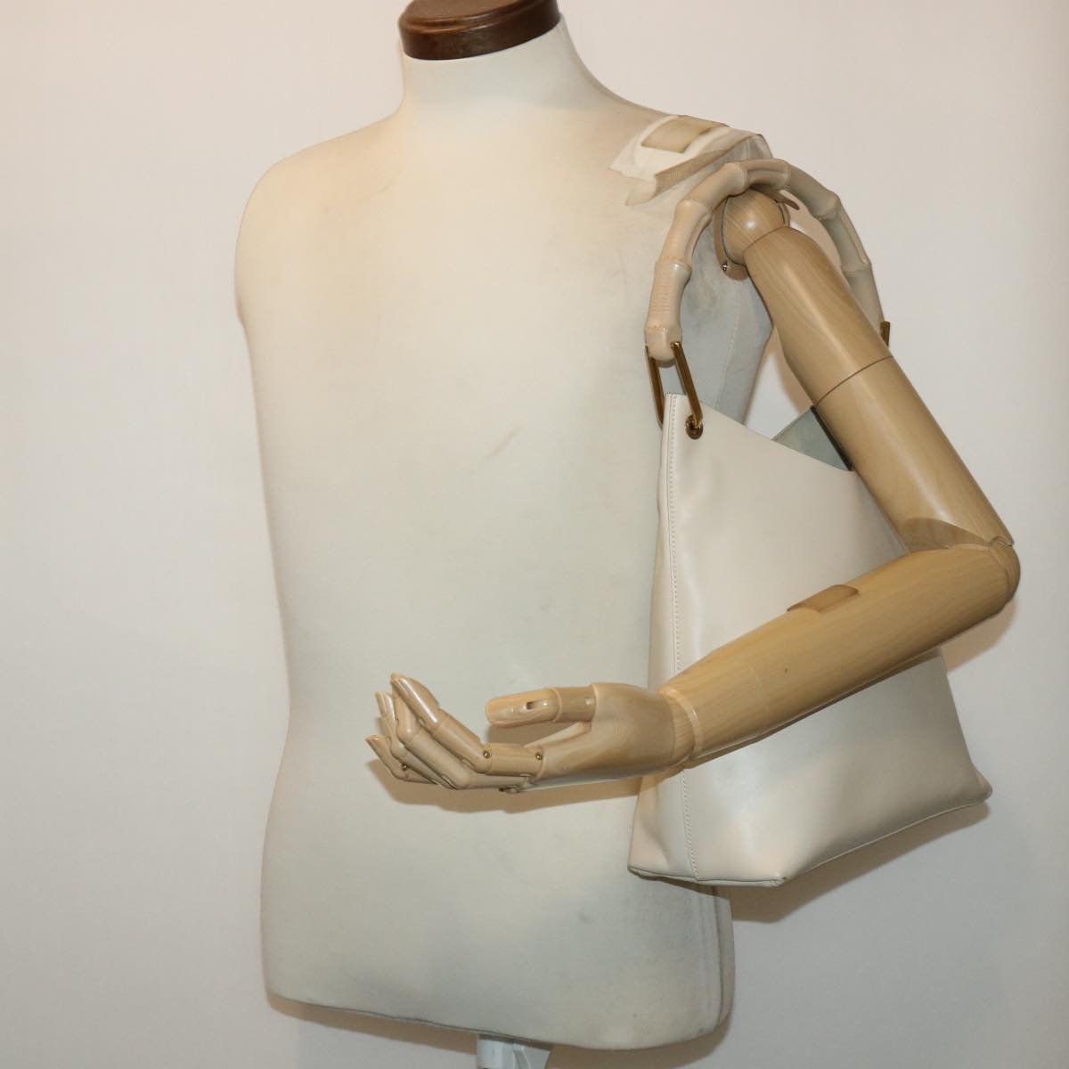 GUCCI Bamboo Shoulder Bag Leather White 001-2113-1880 ep1363