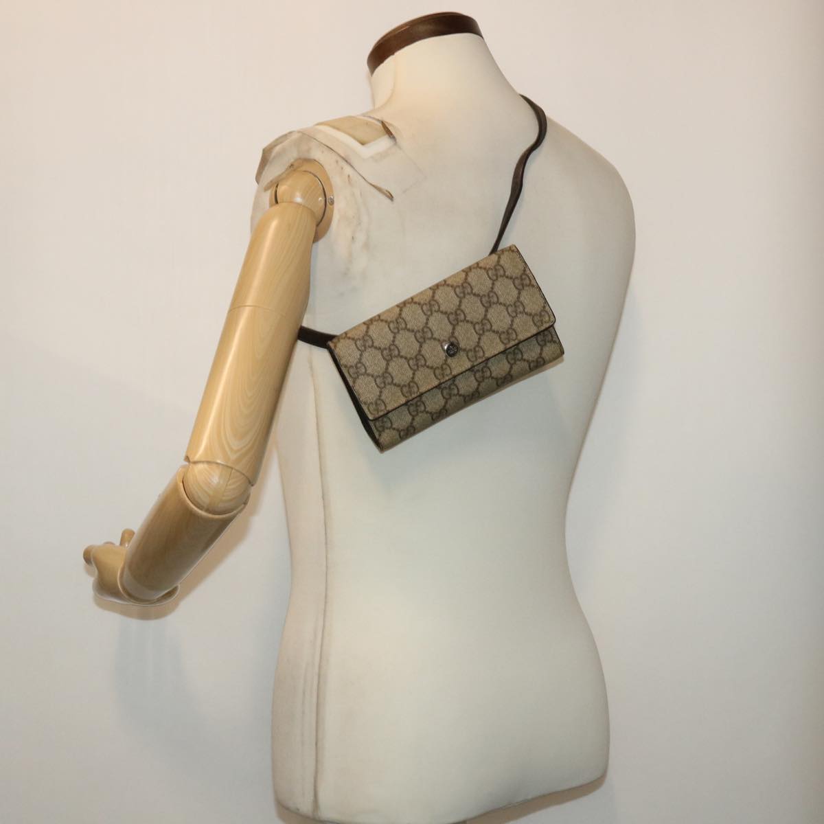 GUCCI GG Canvas Waist bag Beige 28566 ep1406