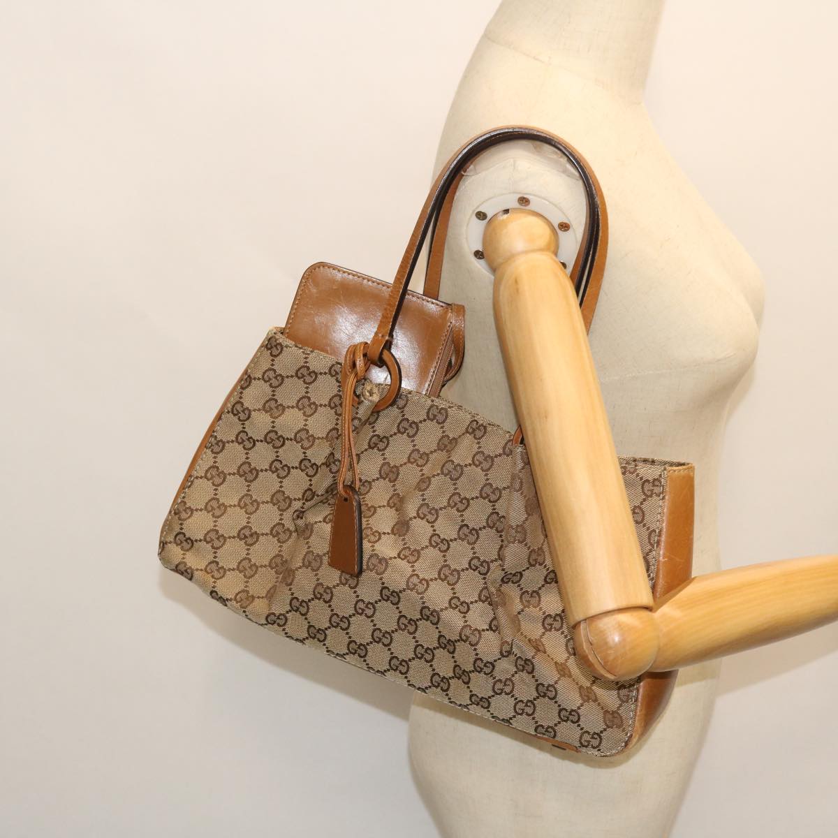 GUCCI GG Canvas Shoulder Bag Beige 94898 ep1608