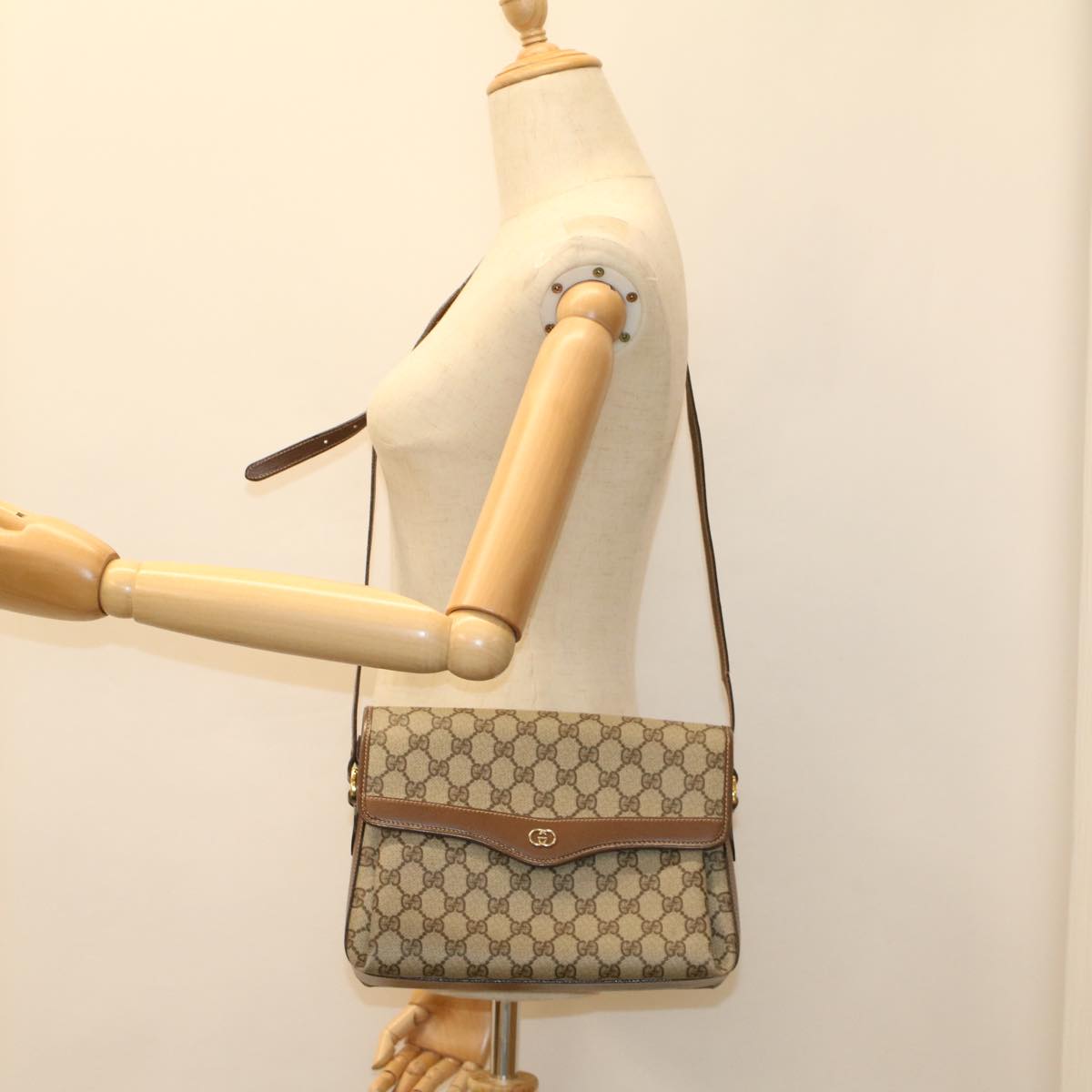 GUCCI GG Canvas Shoulder Bag PVC Leather Beige 001 113 6165 ep1762