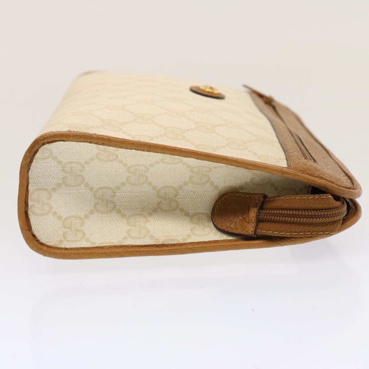 GUCCI GG Supreme Clutch Bag PVC White 97 01 037 ep4041