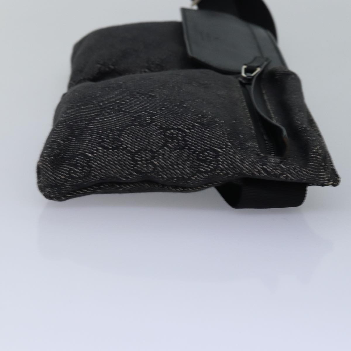 GUCCI GG Canvas Waist bag Black 28566 ep4558