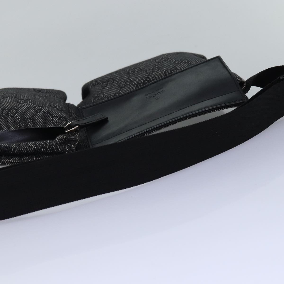 GUCCI GG Canvas Waist bag Black 28566 ep4558