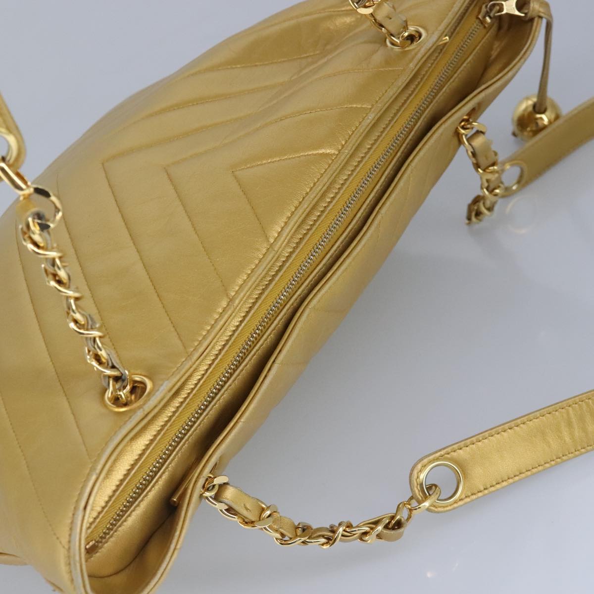 CHANEL V Stitch Chain Tote Bag Lamb Skin Gold Tone CC ep6263
