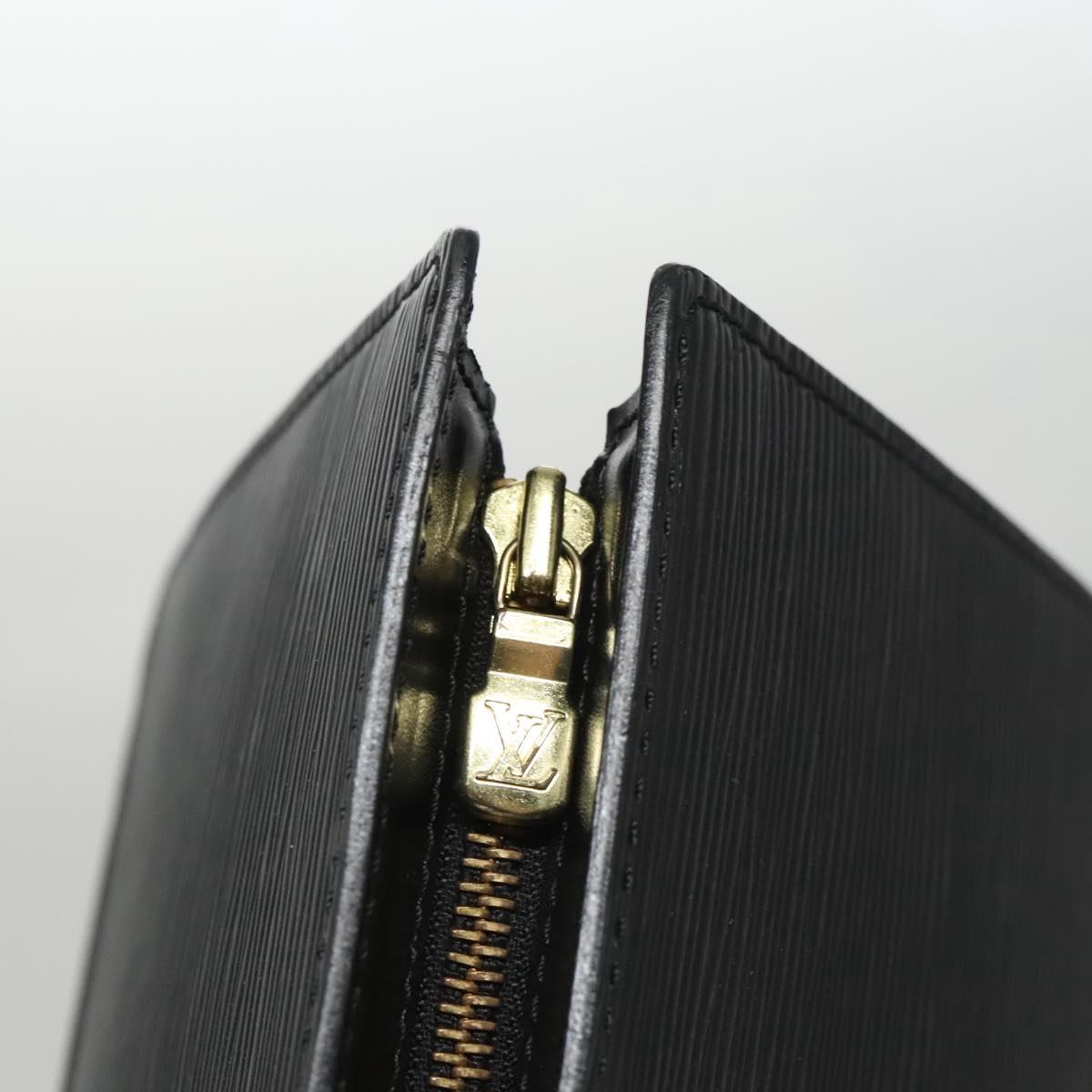 LOUIS VUITTON Epi Sac Triangle Hand Bag Black M52092 LV ep6880