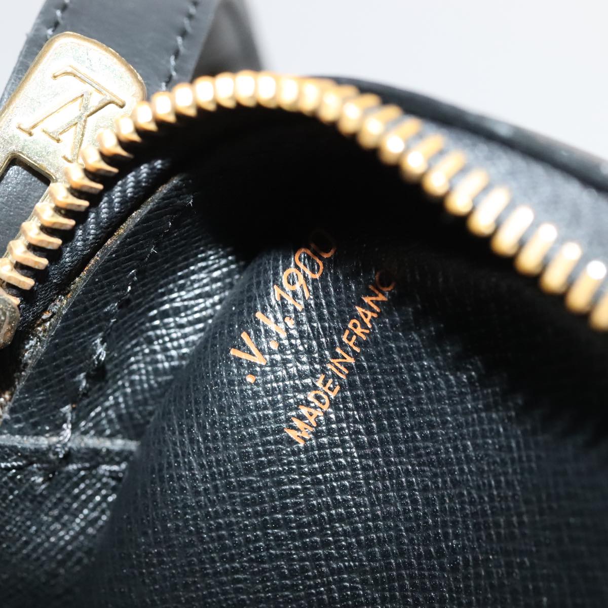 LOUIS VUITTON Epi Jeune Fille MM Shoulder Bag Black M52152 LV ep6939