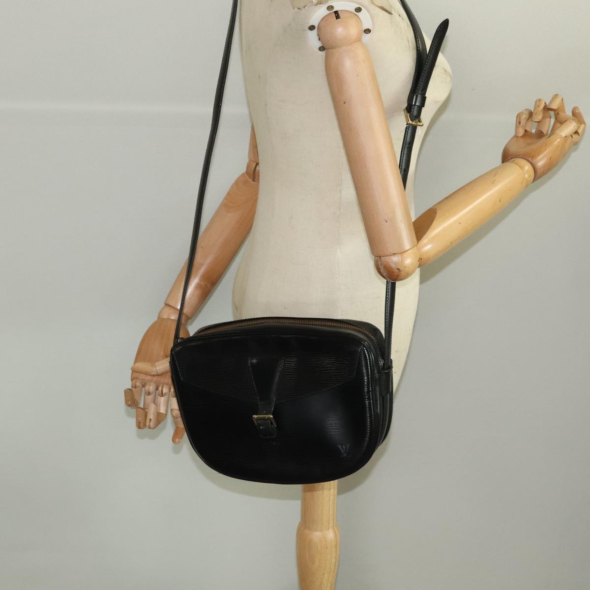 LOUIS VUITTON Epi Jeune Fille MM Shoulder Bag Black M52152 LV ep6939