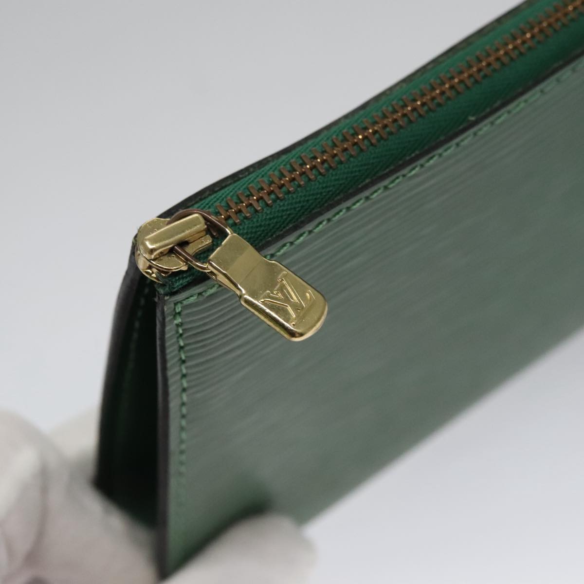 LOUIS VUITTON Epi Pochette Accessoires Pouch Green M52984 LV ep7005