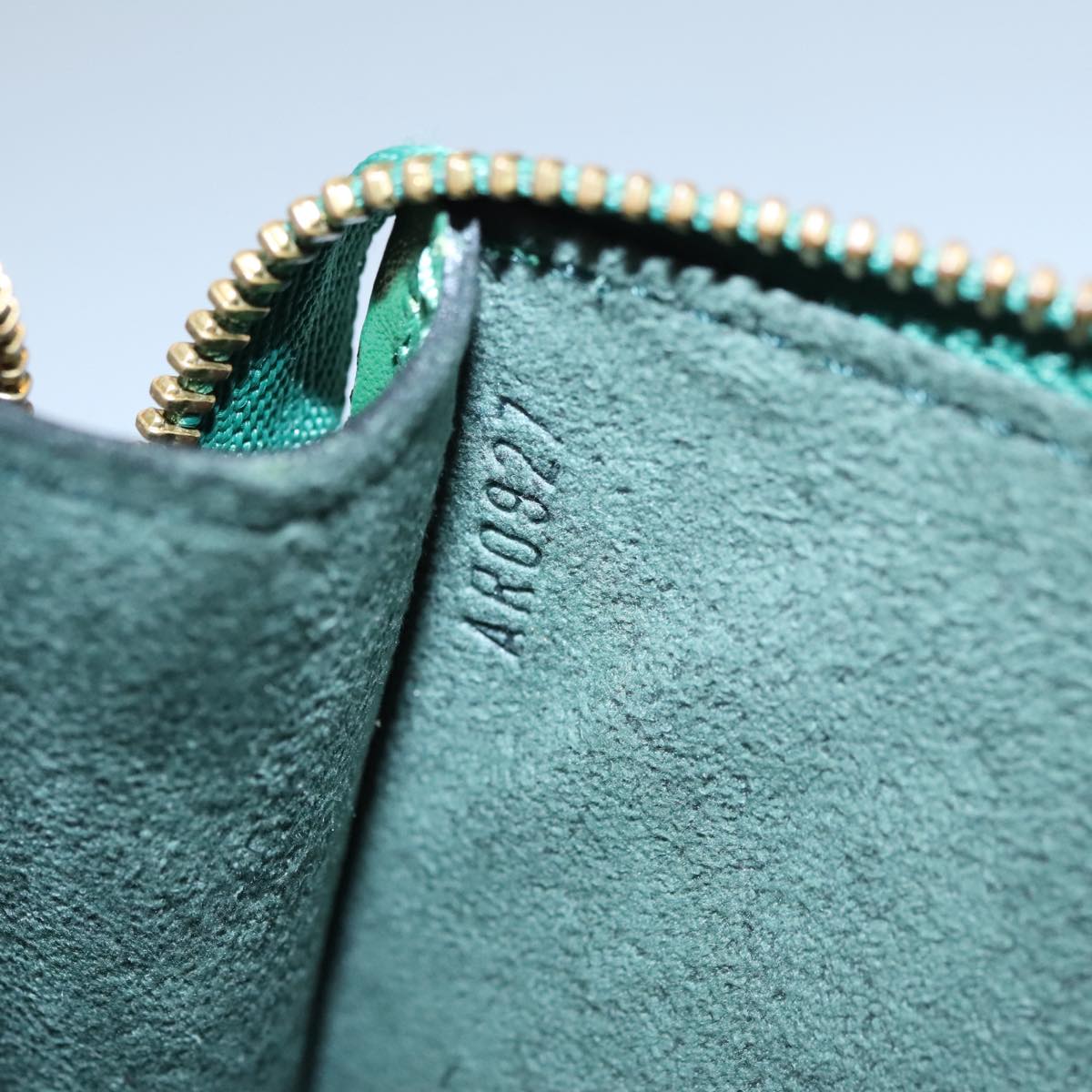 LOUIS VUITTON Epi Pochette Accessoires Pouch Green M52984 LV ep7005