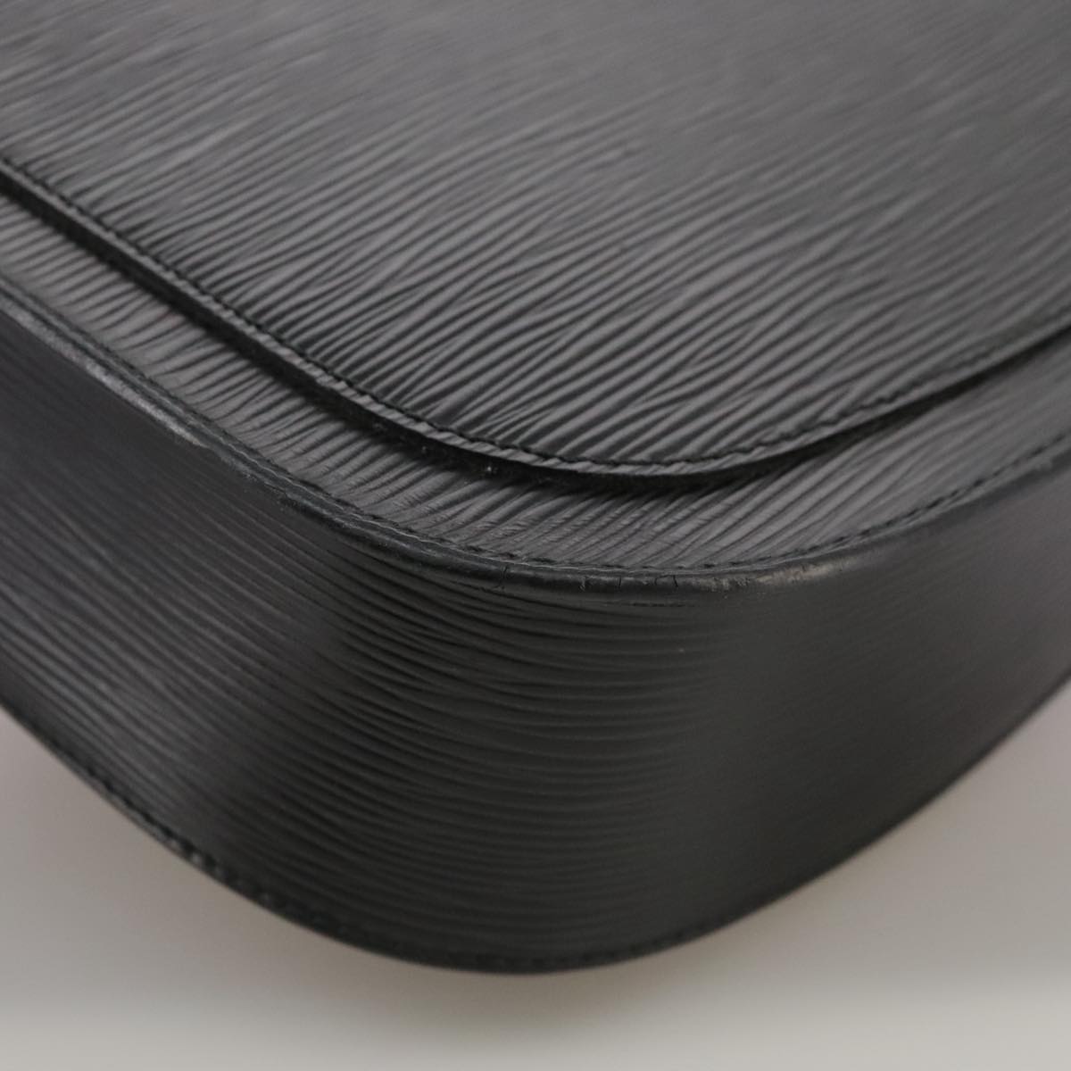 LOUIS VUITTON Epi Saint Cloud GM Shoulder Bag Black Noir M52192 LV ep7029