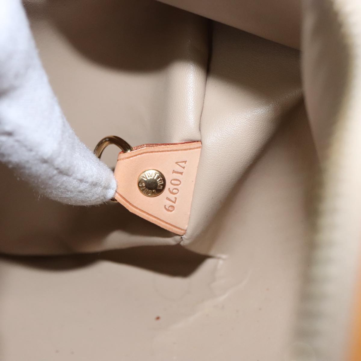 LOUIS VUITTON Monogram Vernis Bedford Hand Bag Beige M91006 LV ep7099