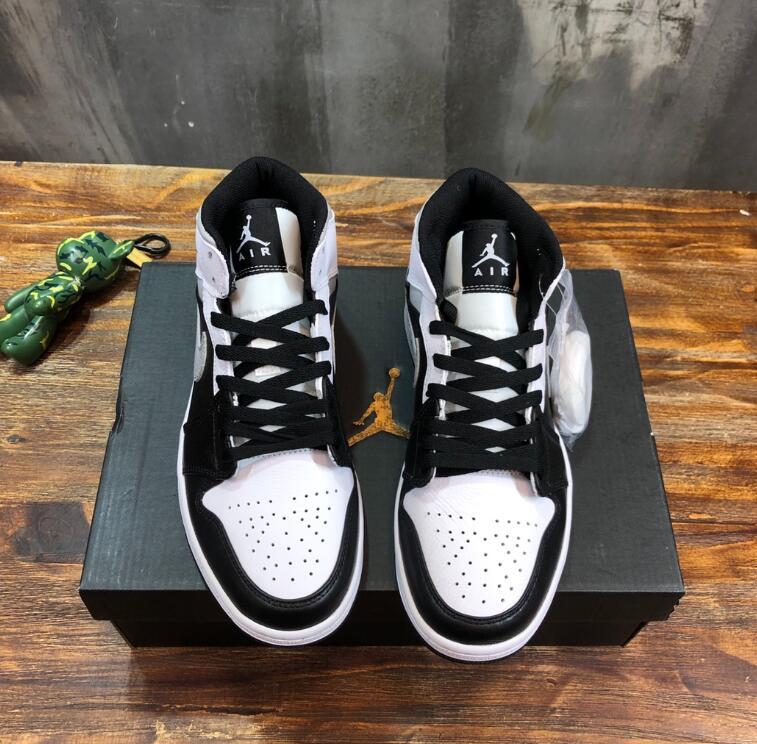 SAMC - NKE Shoes - 1674
