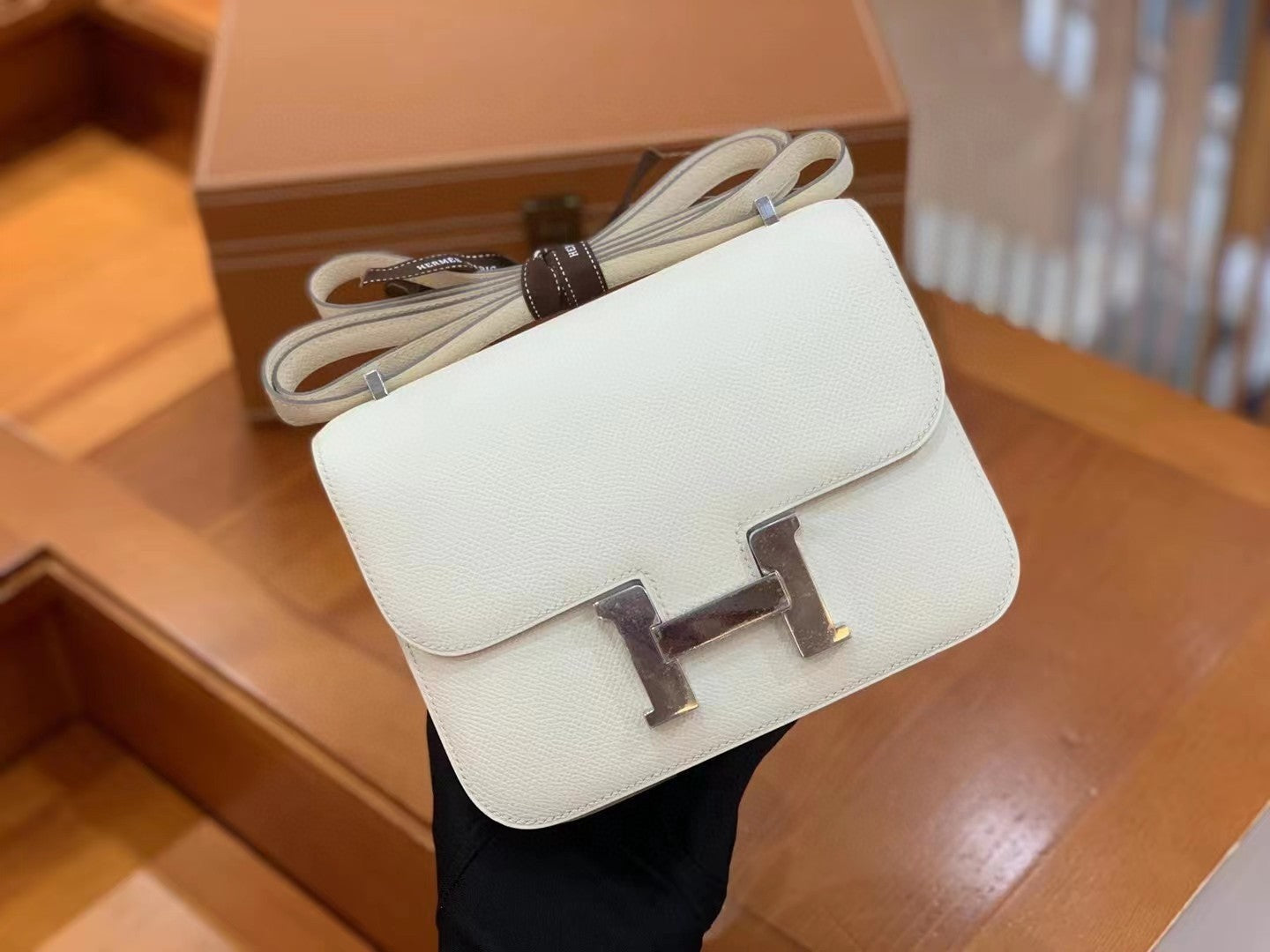 GLAMI ConstanGLAMI 23 Epsom White For Women, Handbags, Shoulder Bag 9in/23cm