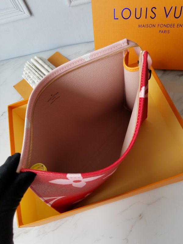 LOV2 Bags - Luxurious Bags  1140