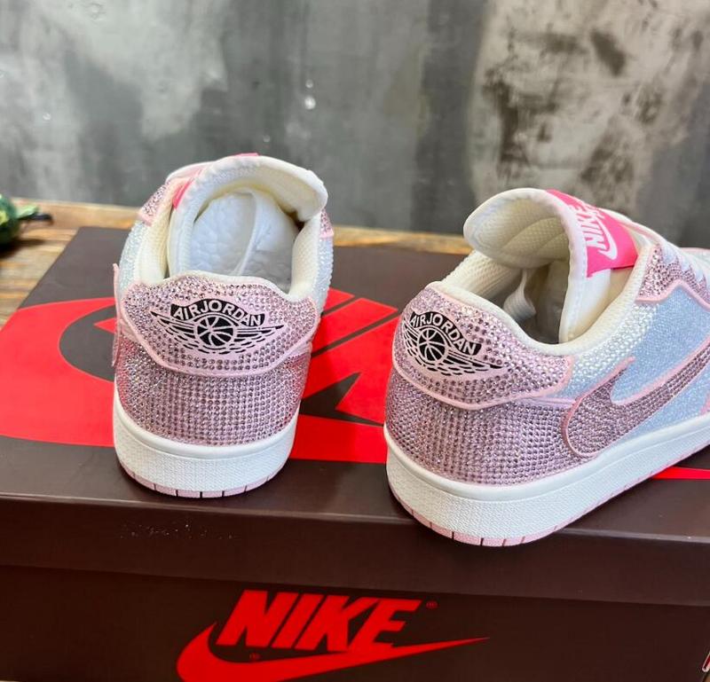 SAMC - NKE Shoes - 429